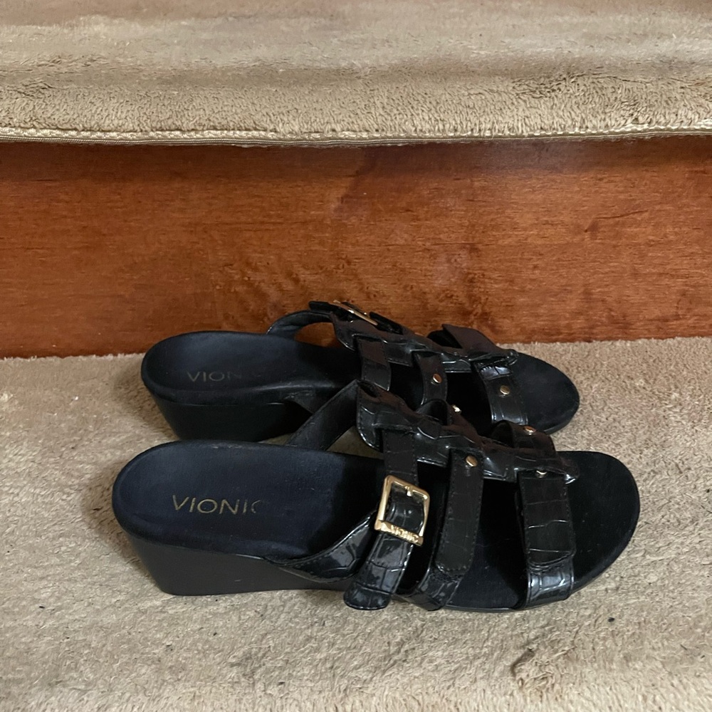Vionic Black Women's Sandals